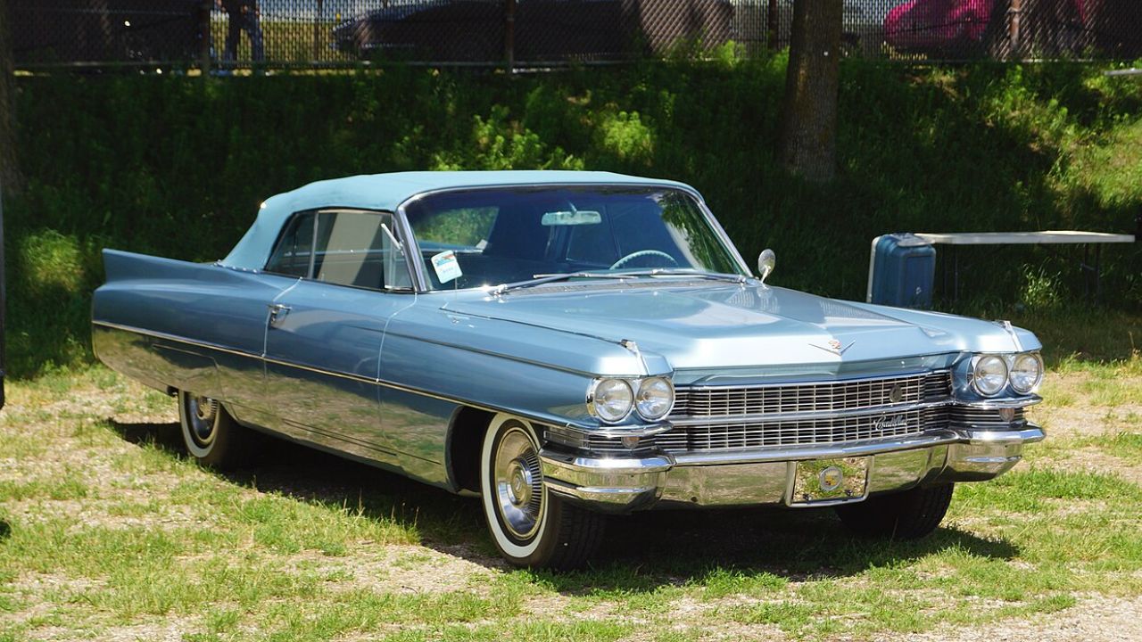 1963 Chrysler 300 vs 1963 Cadillac Series 62 one still feels special decades later