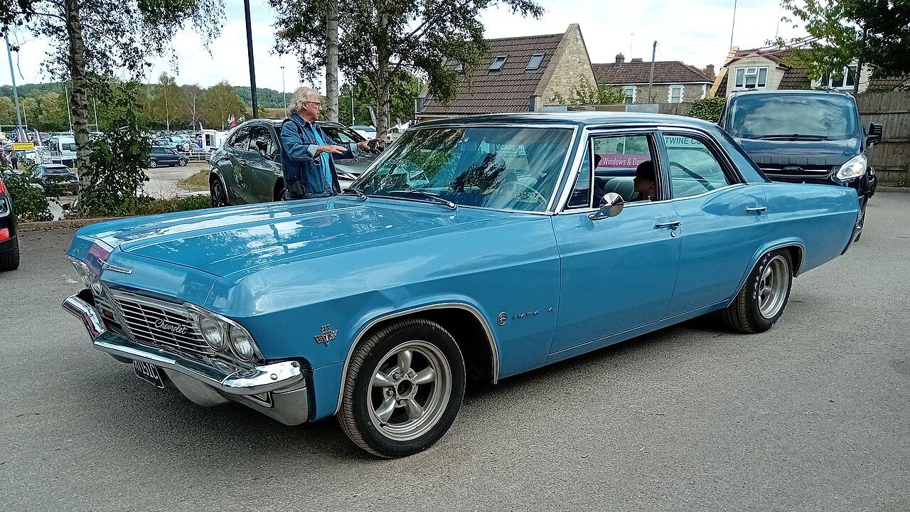 1965 Pontiac Ventura vs 1965 Chevrolet Impala one quietly lost attention