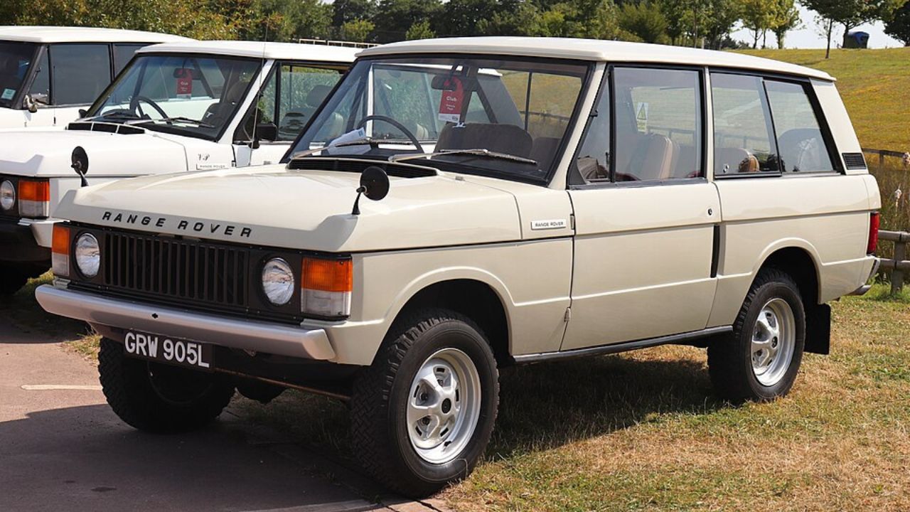 Before luxury SUVs the 1970 Range Rover changed what off-road vehicles could be