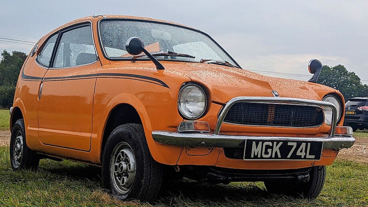A buyer says the 1972 Honda Z600 was “fully restored,” then the paint told another story