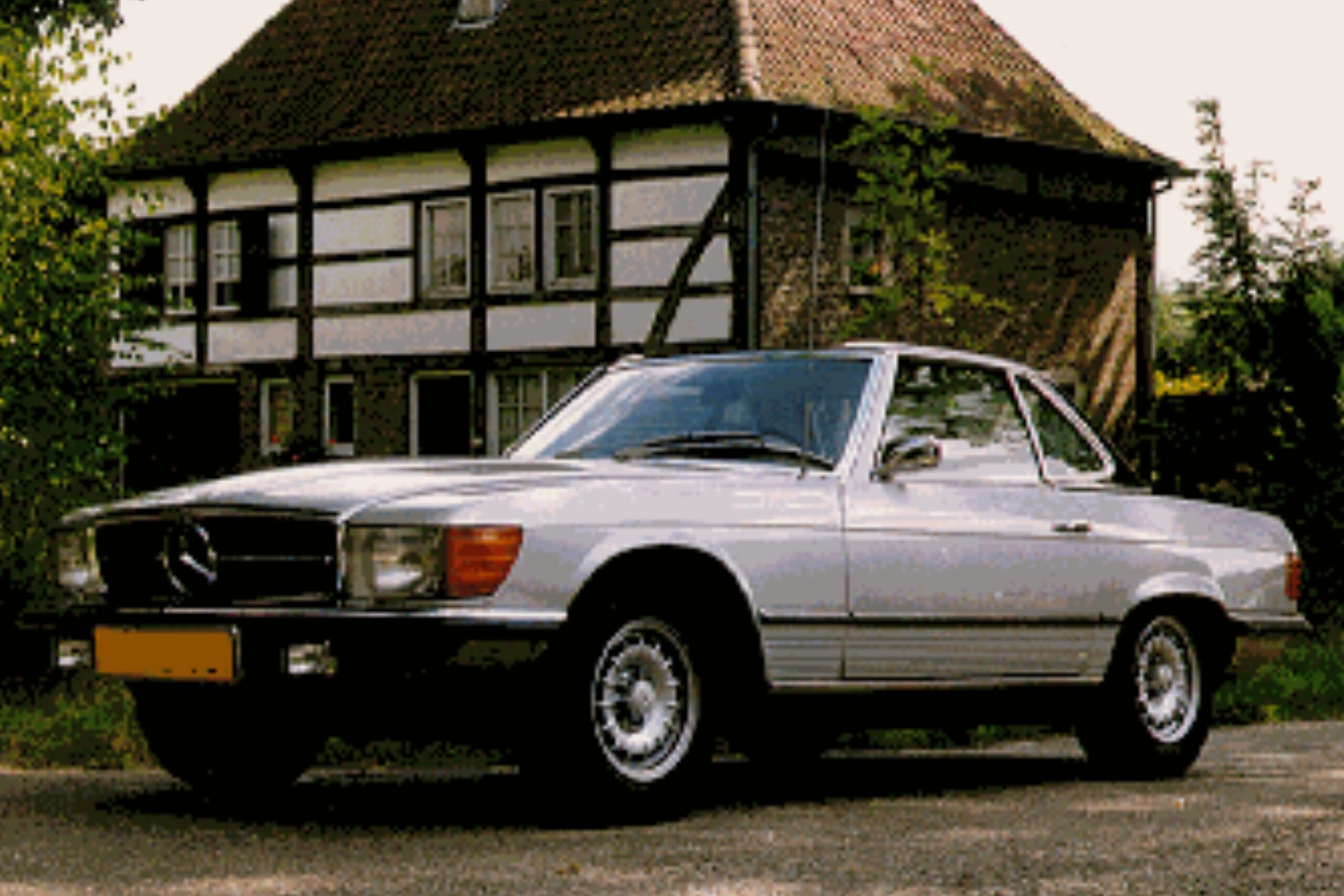 A man says he trusted a dealer with his 1973 Mercedes-Benz 450SL, then noticed something off