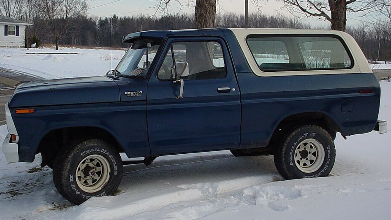The 1978 Ford Bronco combined size with serious off-road ability