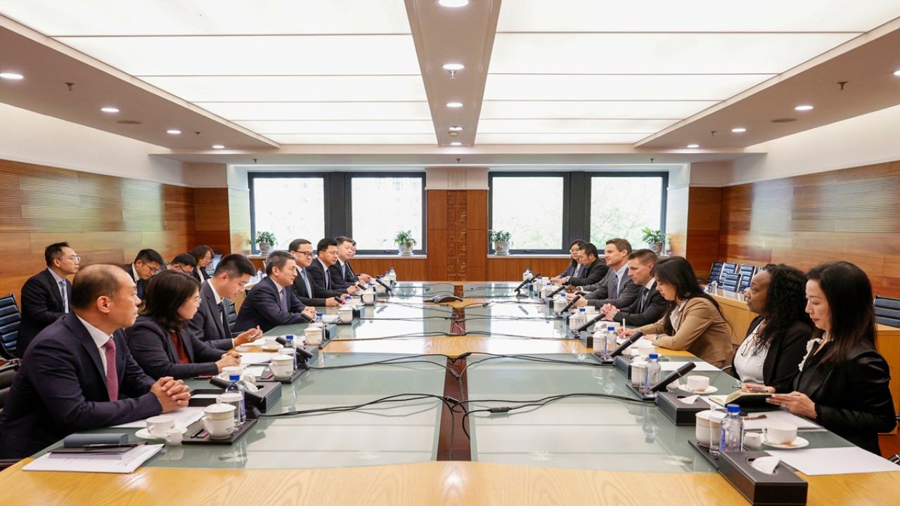 China commerce official urges Ford to deepen China presence