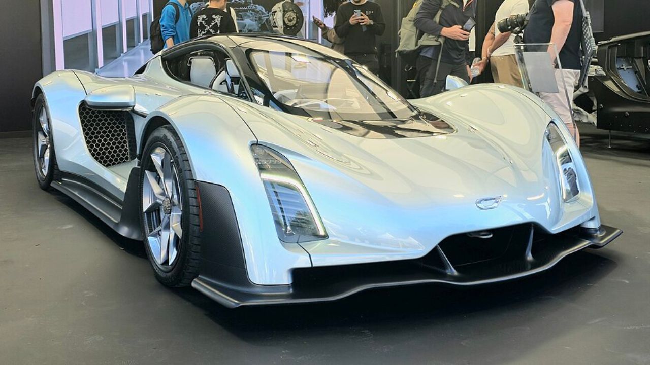 First drive: Czinger 21C brings fighter-jet thrills