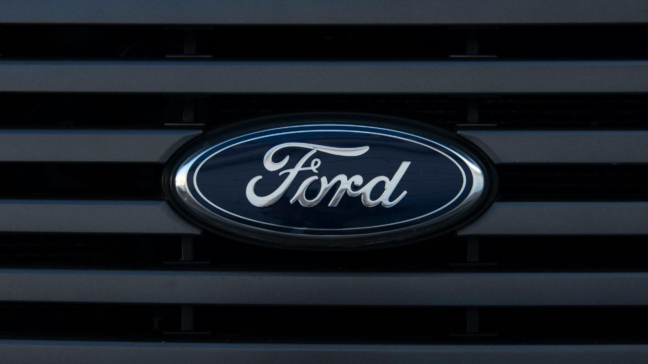 A Clear View at Risk: Ford Recalls Hundreds of Thousands of Vehicles Over Wiper Defect