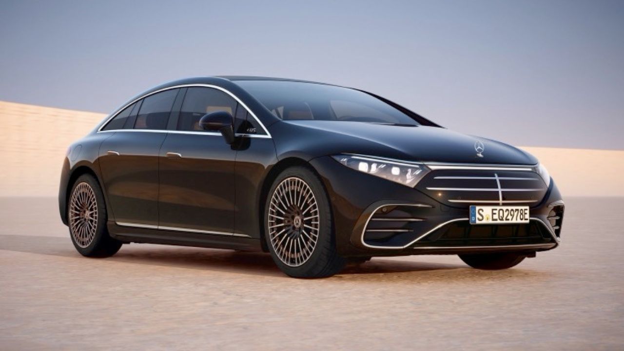 Mercedes EQS facelift claims 575-mile range with 800V, steer-by-wire