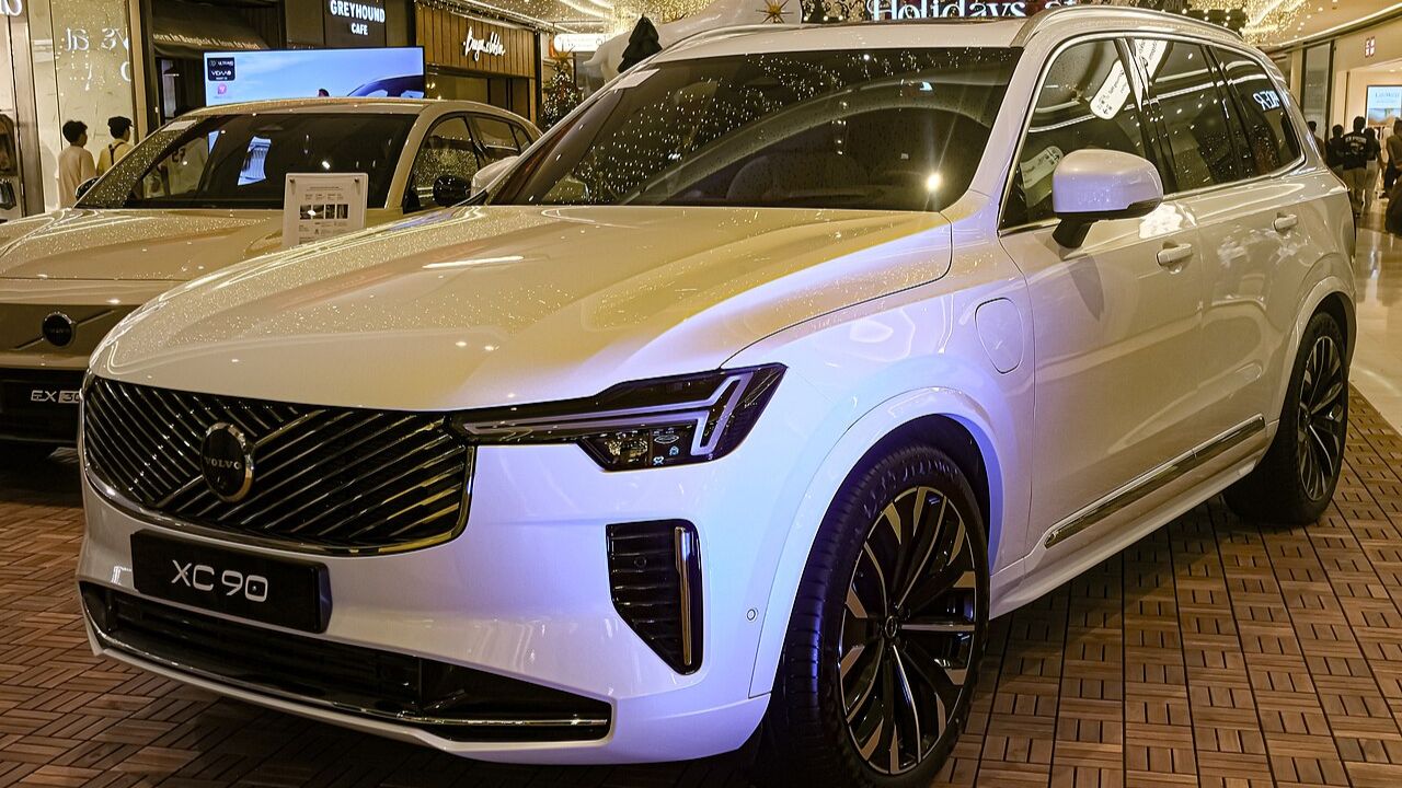 Volvo is trying to hold premium pricing as tariffs continue to squeeze margins