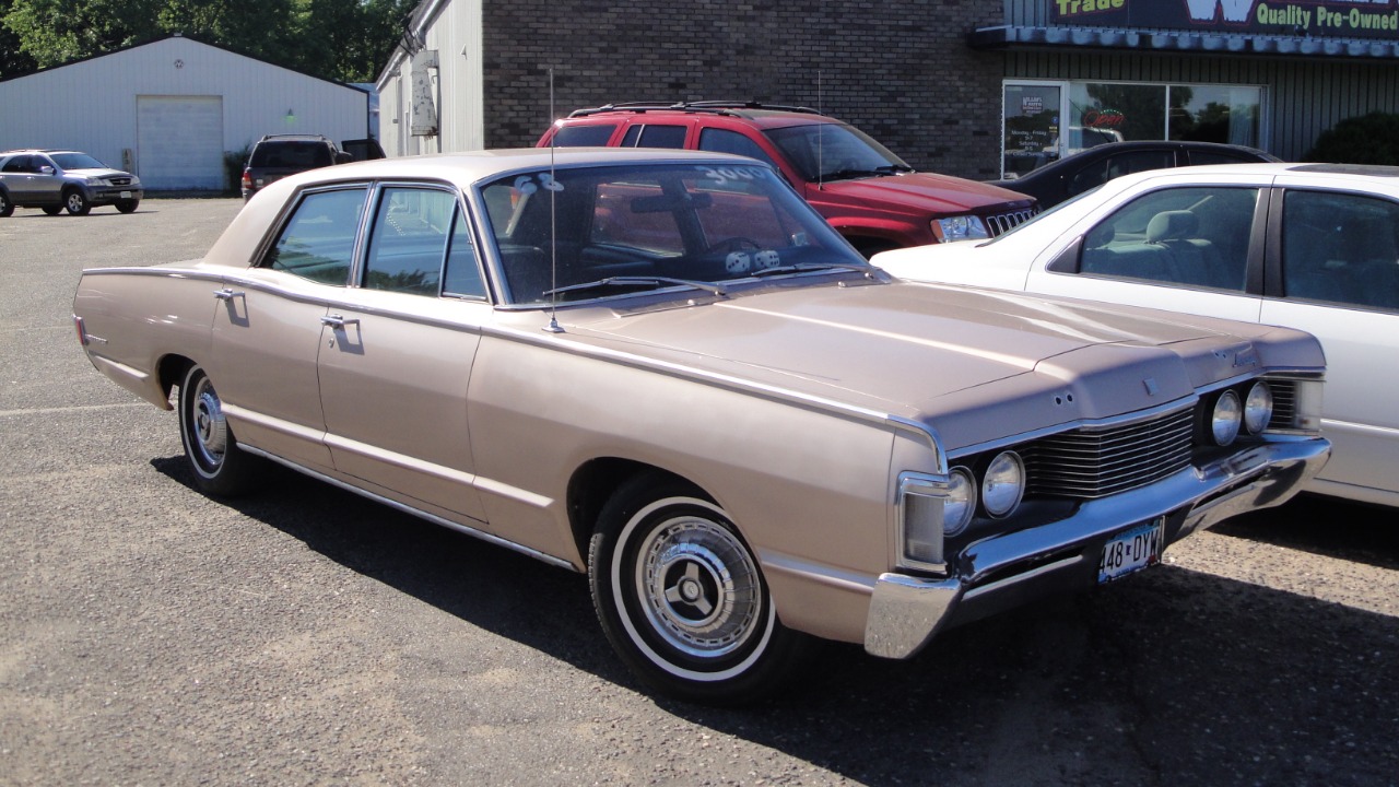 1968 Ford LTD vs 1968 Mercury Monterey one still holds attention today