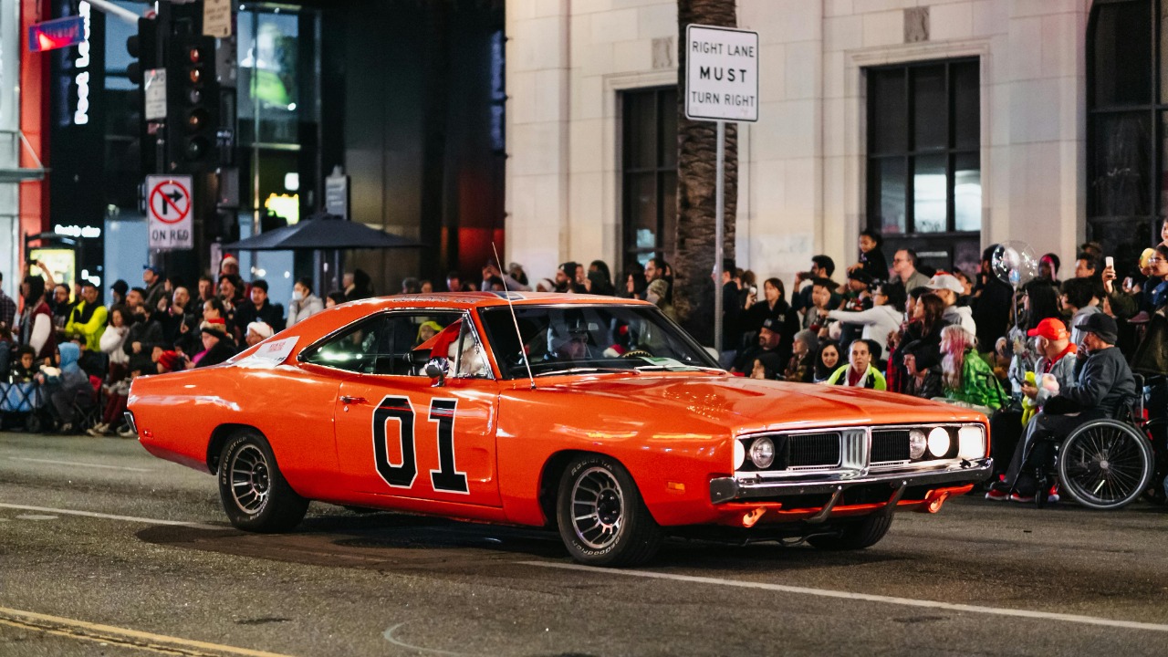 Classic V8 sound vs modern performance which one hits harder