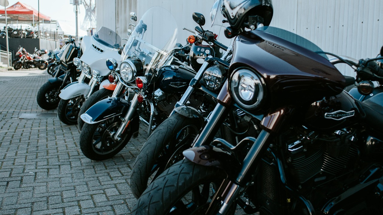 Chrome heavy classics vs blacked out builds which style wins today