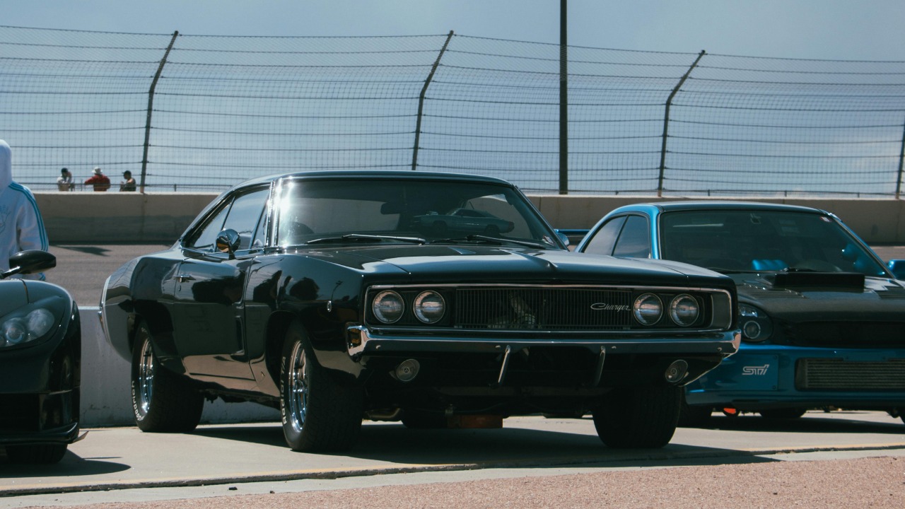 Big displacement vs high revving engines which one defines performance