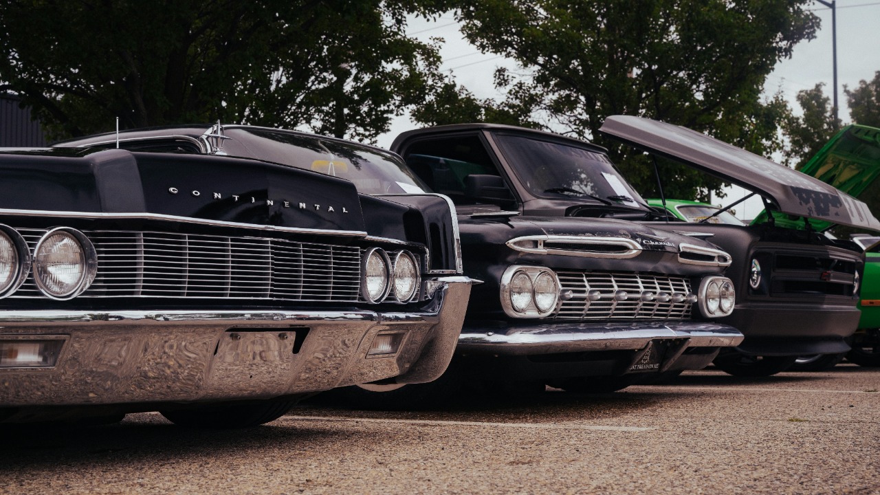 Classic muscle vs luxury cruisers which one holds more appeal today