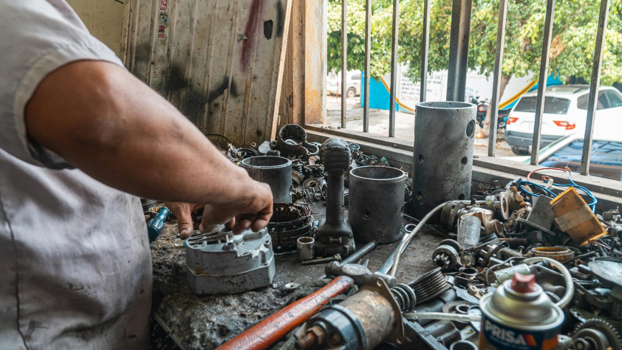 Old school craftsmanship vs modern precision which one really lasts