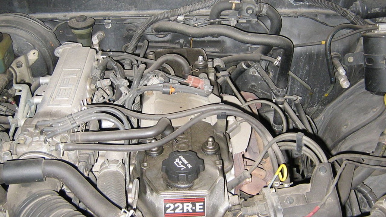 Image Credit: dave_7 – originally posted to Flickr as 1989 Toyota Hilux SURF 4×4, via Wikimedia Commons, CC BY 2.0
