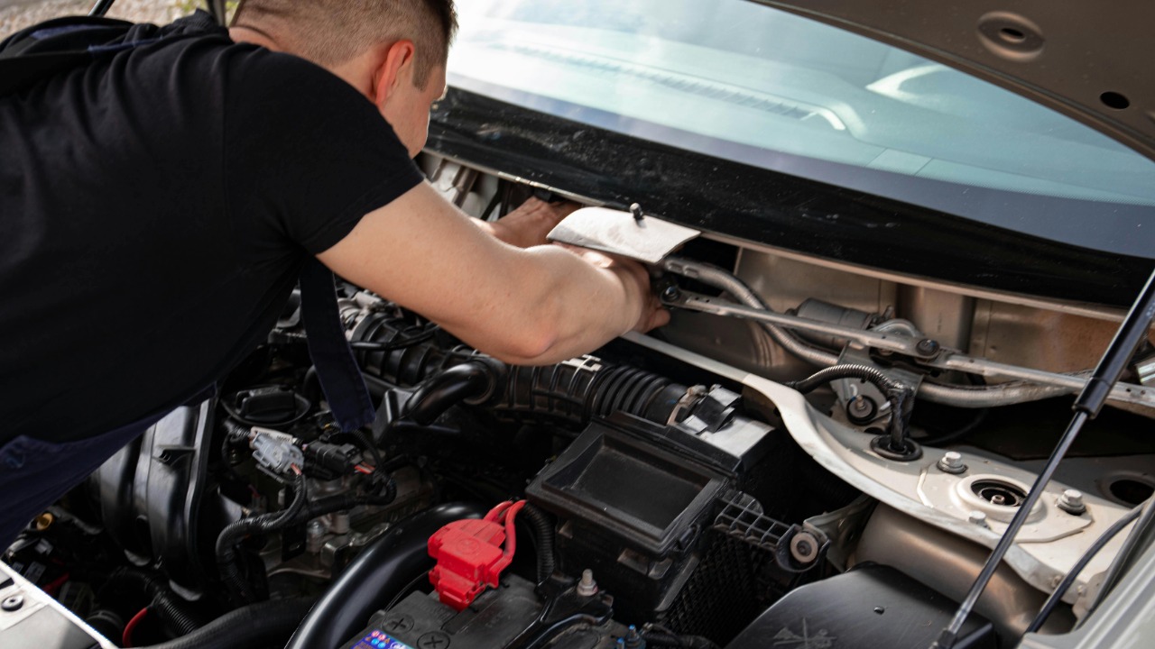 A Woman Says Her Car Alarm Wouldn’t Stop Going Off, Then Found a Faulty Module Draining the Battery