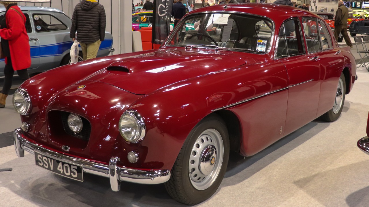 You’ve never heard of the 1955 Bristol 405 but it didn’t follow the crowd