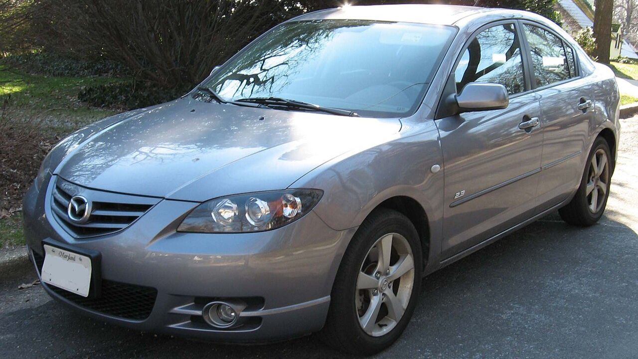 04-06 Mazda3 sedan