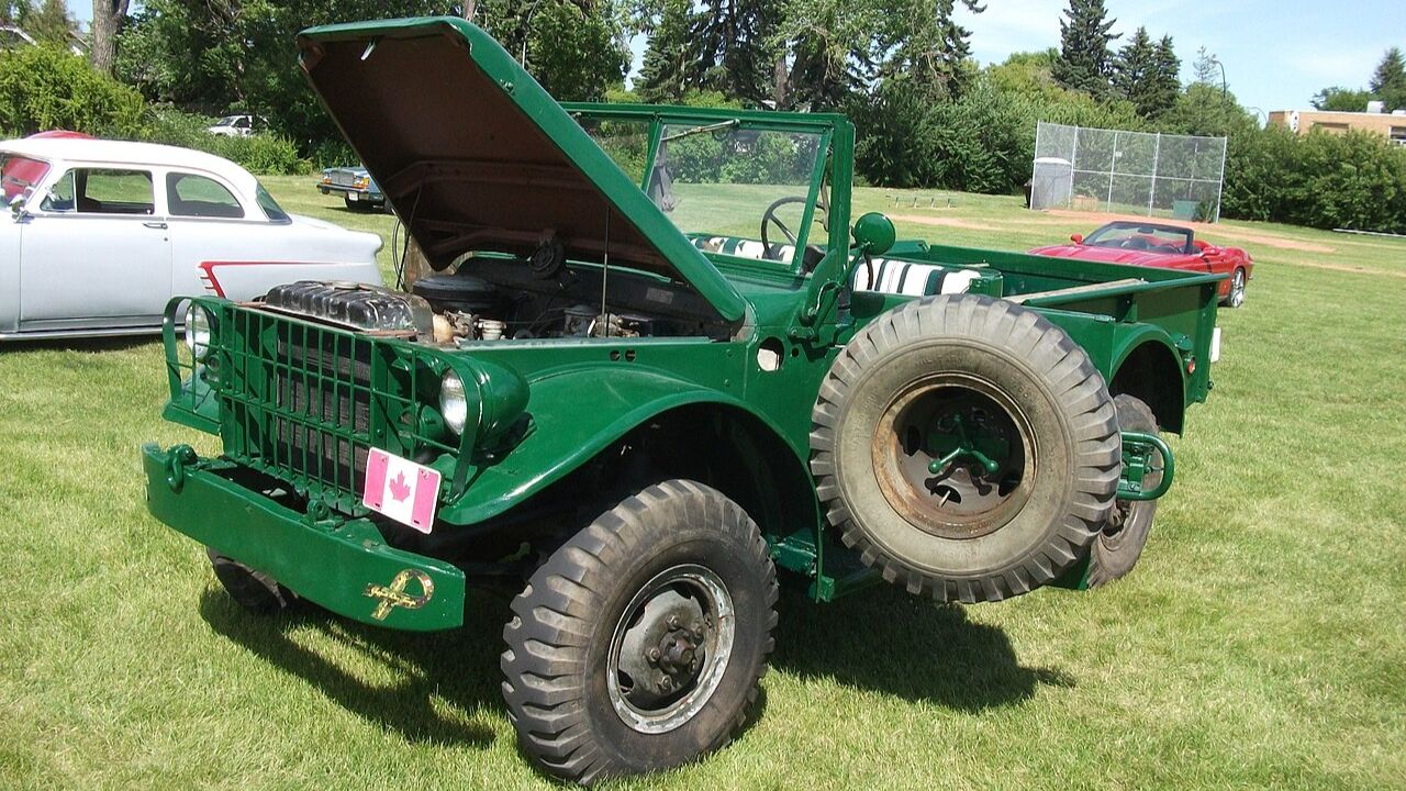 1952 Dodge M-37