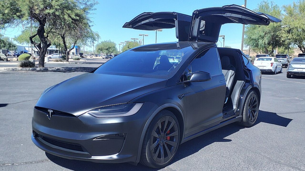 23 Tesla Model X