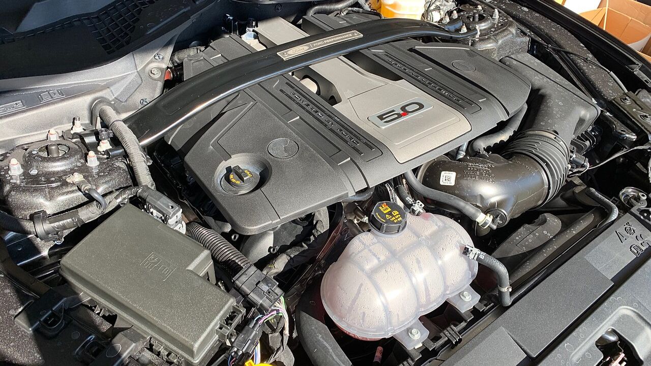 Coyote 5.0 L V8 engine