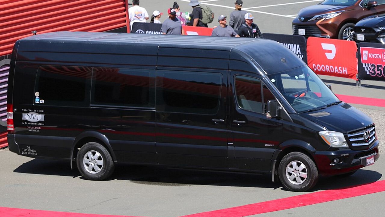 Mercedes-Benz Sprinter Van (2023)