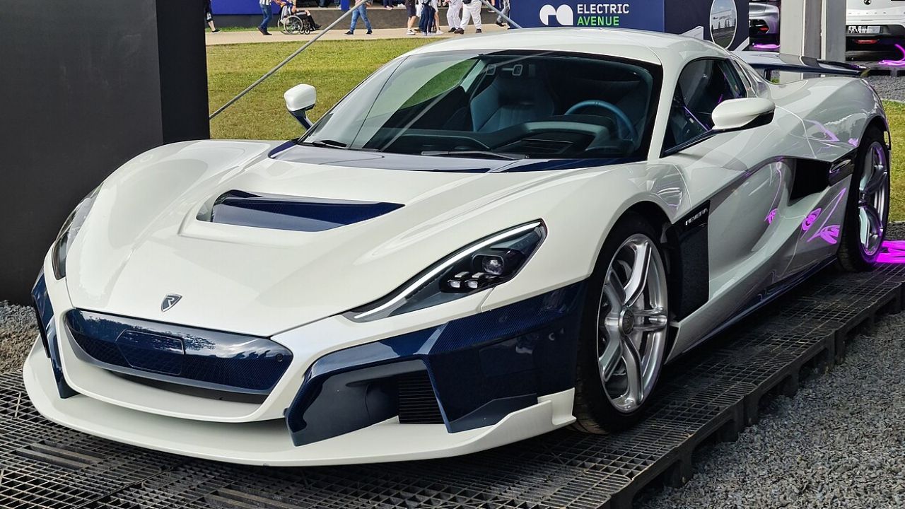 Rimac Nevera 2021