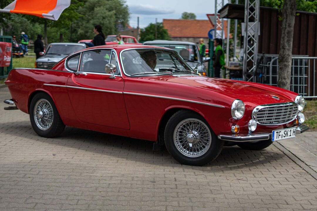 Volvo P1800