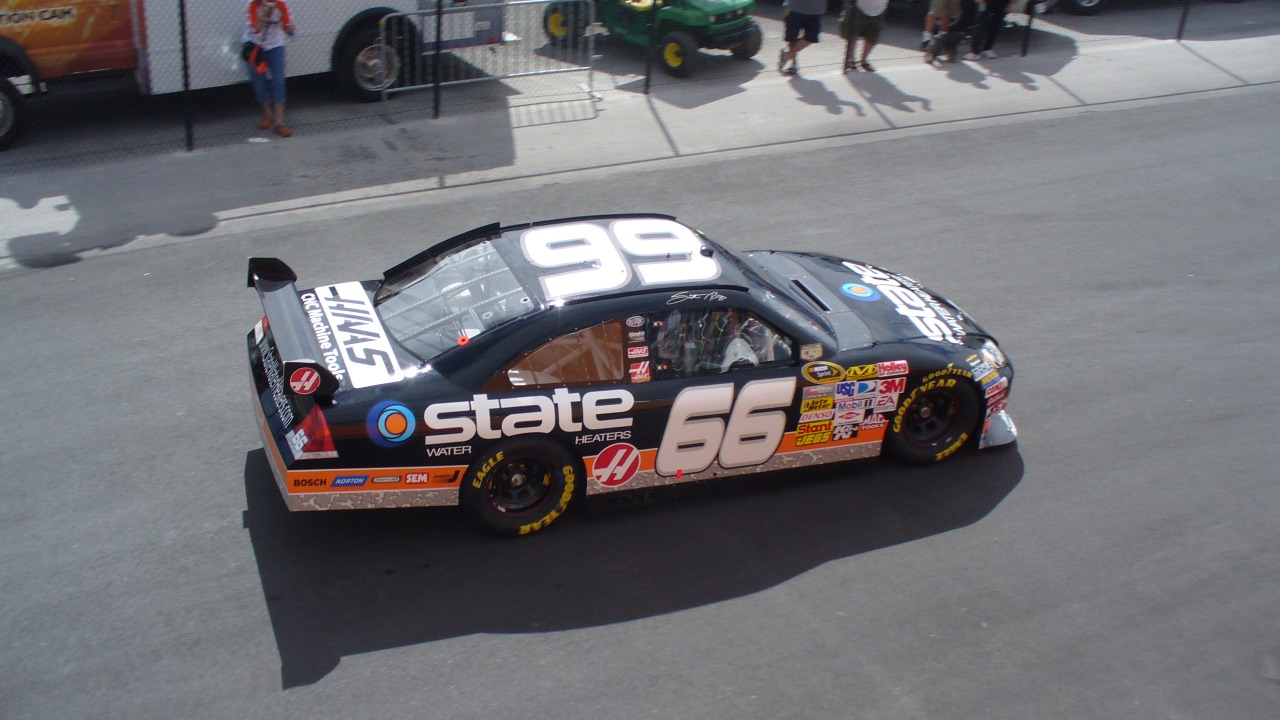 8 racing teams that earned respect through pure grit