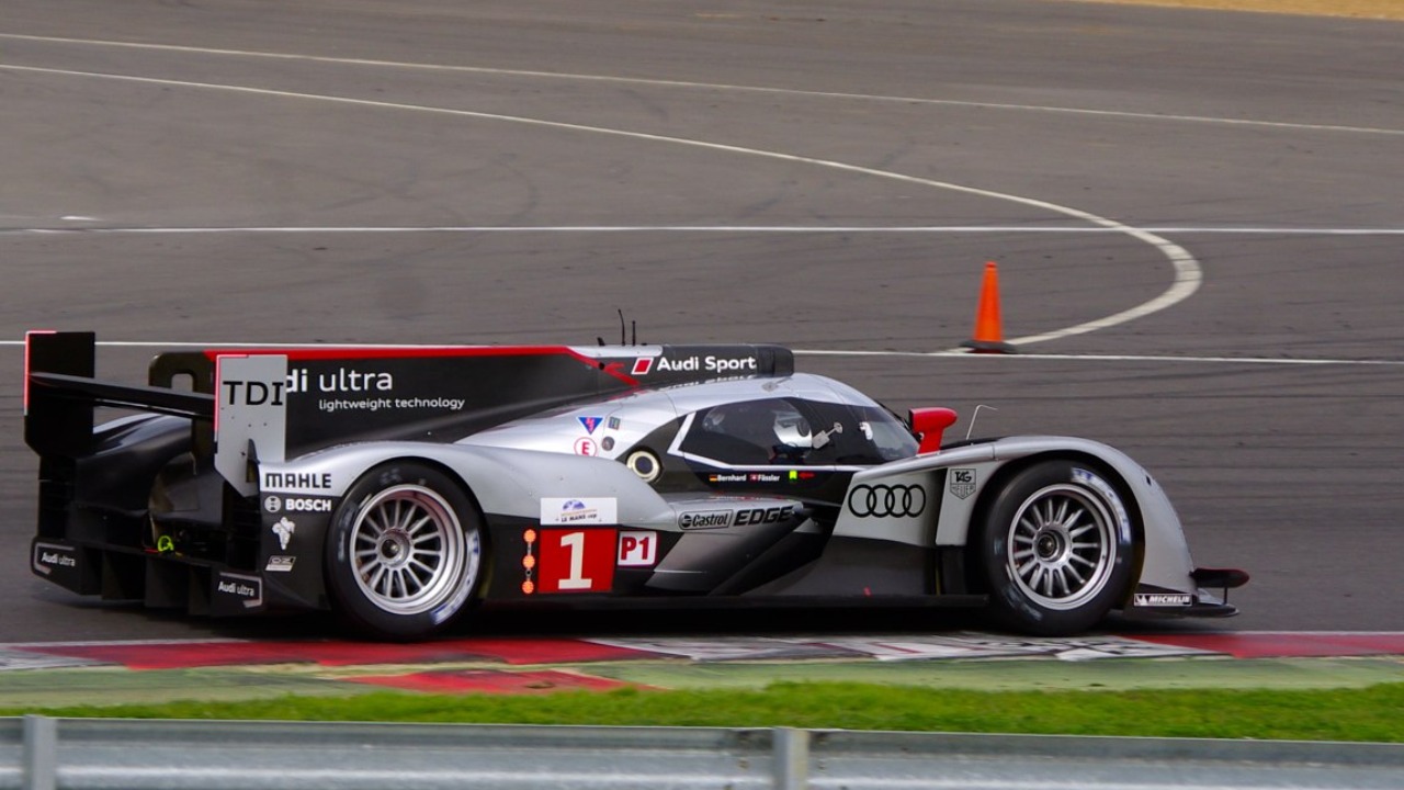 7 racing teams that became legends through innovation alone