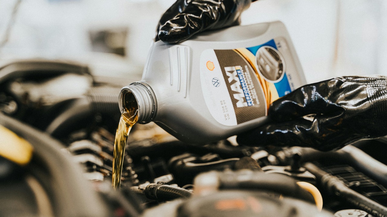 Mechanics say overfilled engine oil is damaging modern performance vehicles