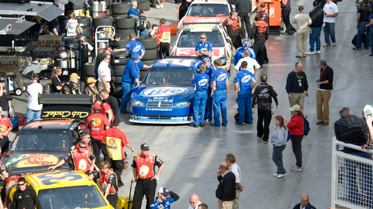 10 NASCAR teams that built reputations for outsmarting rivals