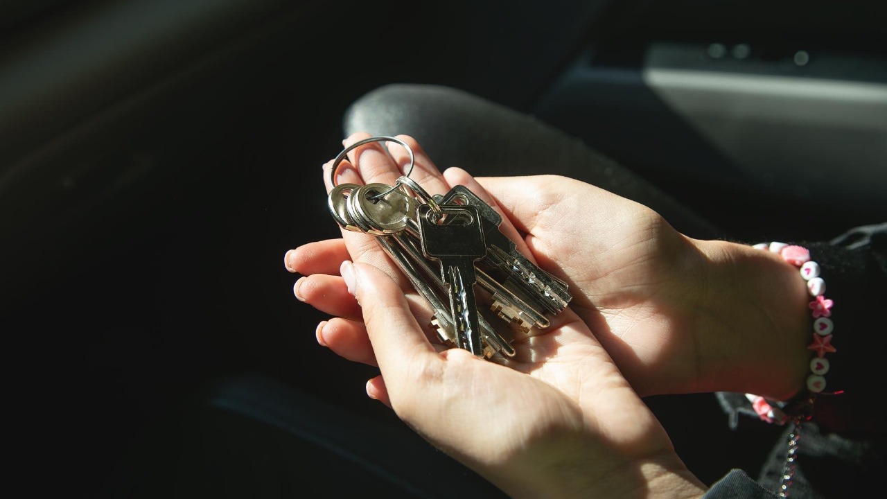 Wife Found a Second Set of Keys Hidden in Her Husband’s Truck — Then Discovered a Mileage Log She Didn’t Recognize