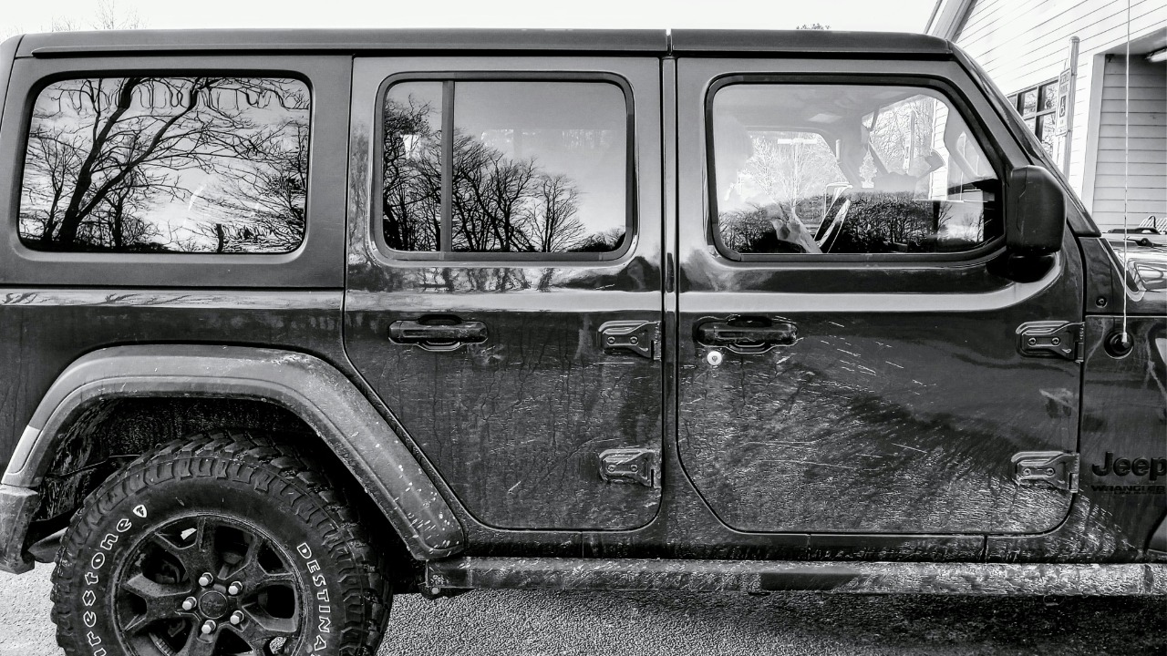 Girlfriend Borrowed His Jeep for the Weekend — It Returned With Sand in Places He Didn’t Think Possible