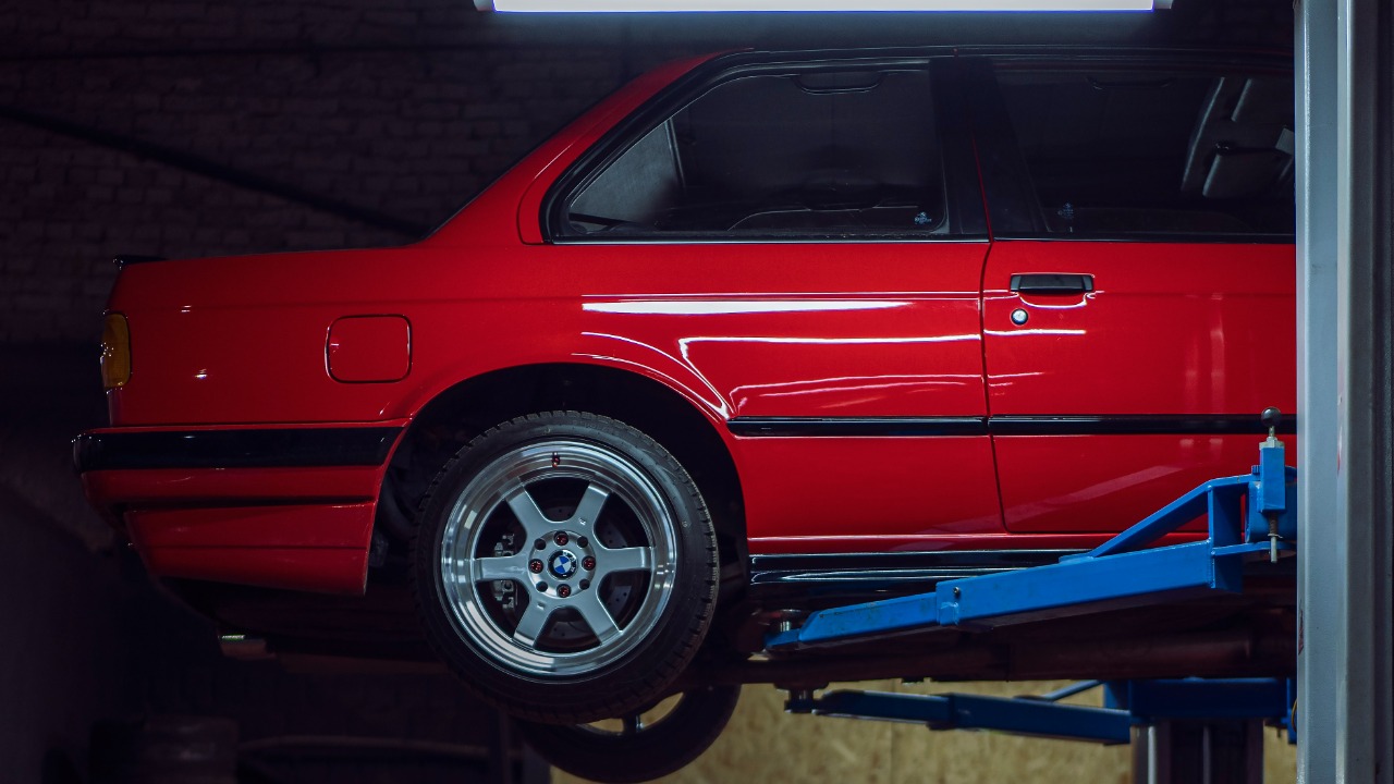 Shop Installed New Tires on Her BMW — The Steering Wheel Shook Violently at 60 MPH