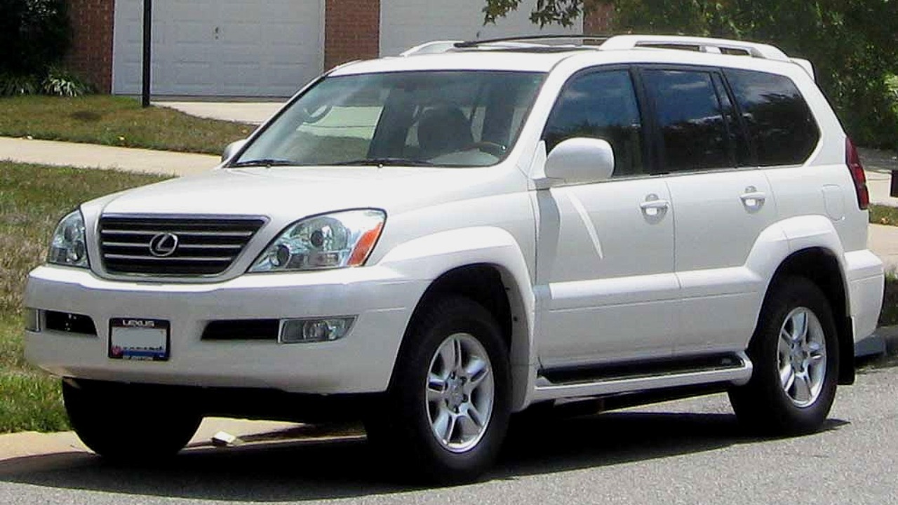 Image Credit: derivative work: Altair78 (talk)
Lexus_GX470_.jpg: IFCAR - Public domain/Wiki Commons