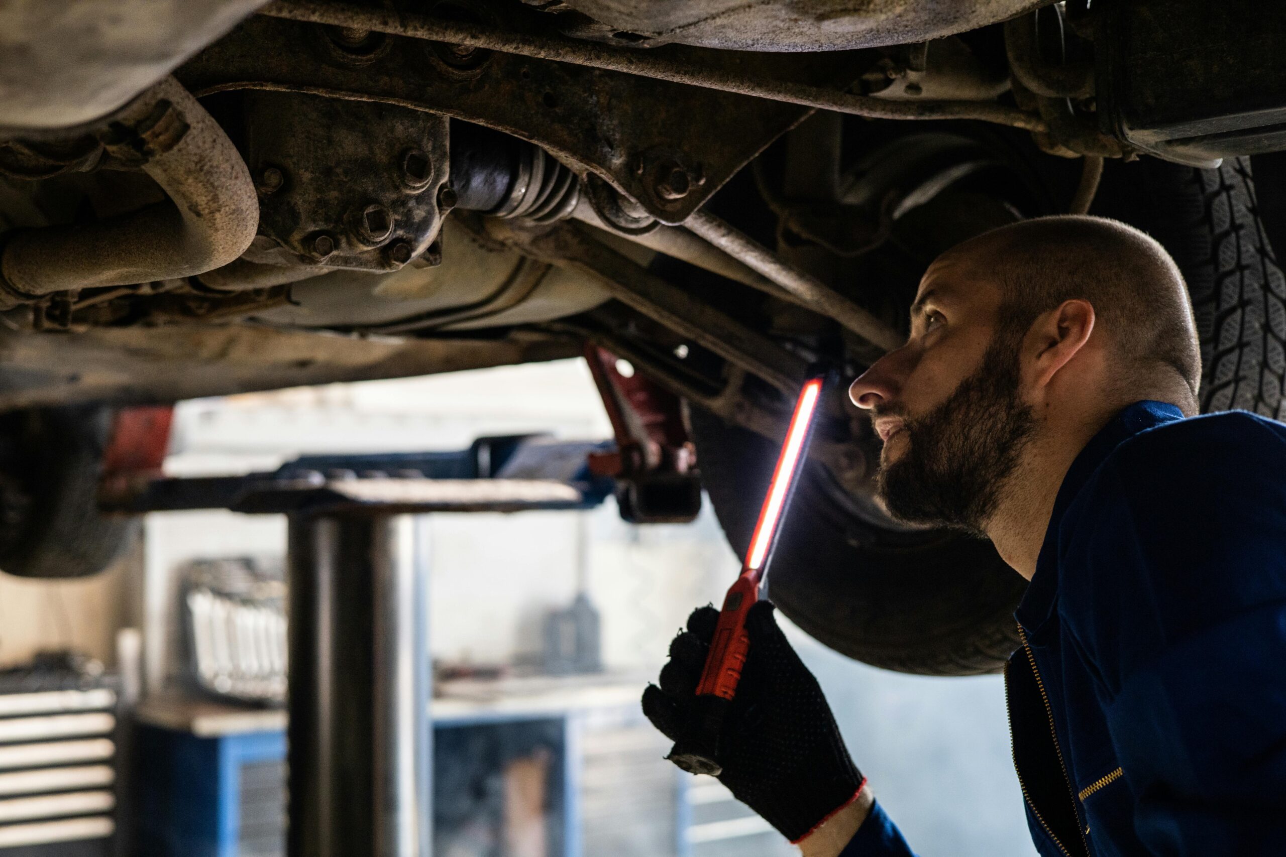 Woman Says Her Mechanic Noticed One Bolt Out of Place, Then Everything Started to make sense