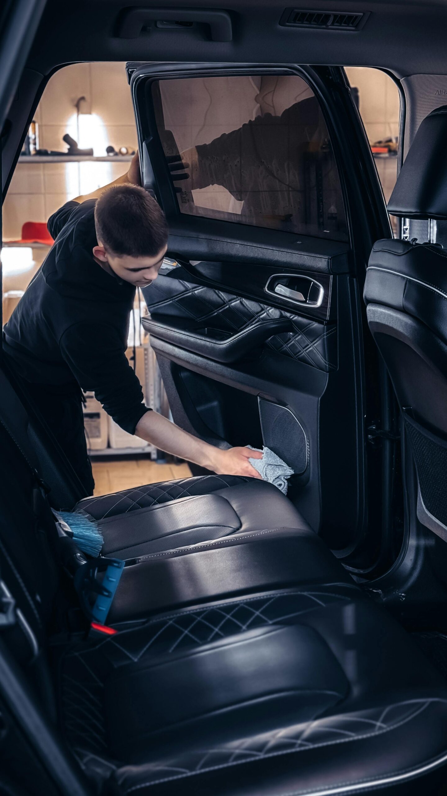 Woman Says Her Car Was Returned From Service Cleaner Than Ever, Then She Noticed What Was Missing