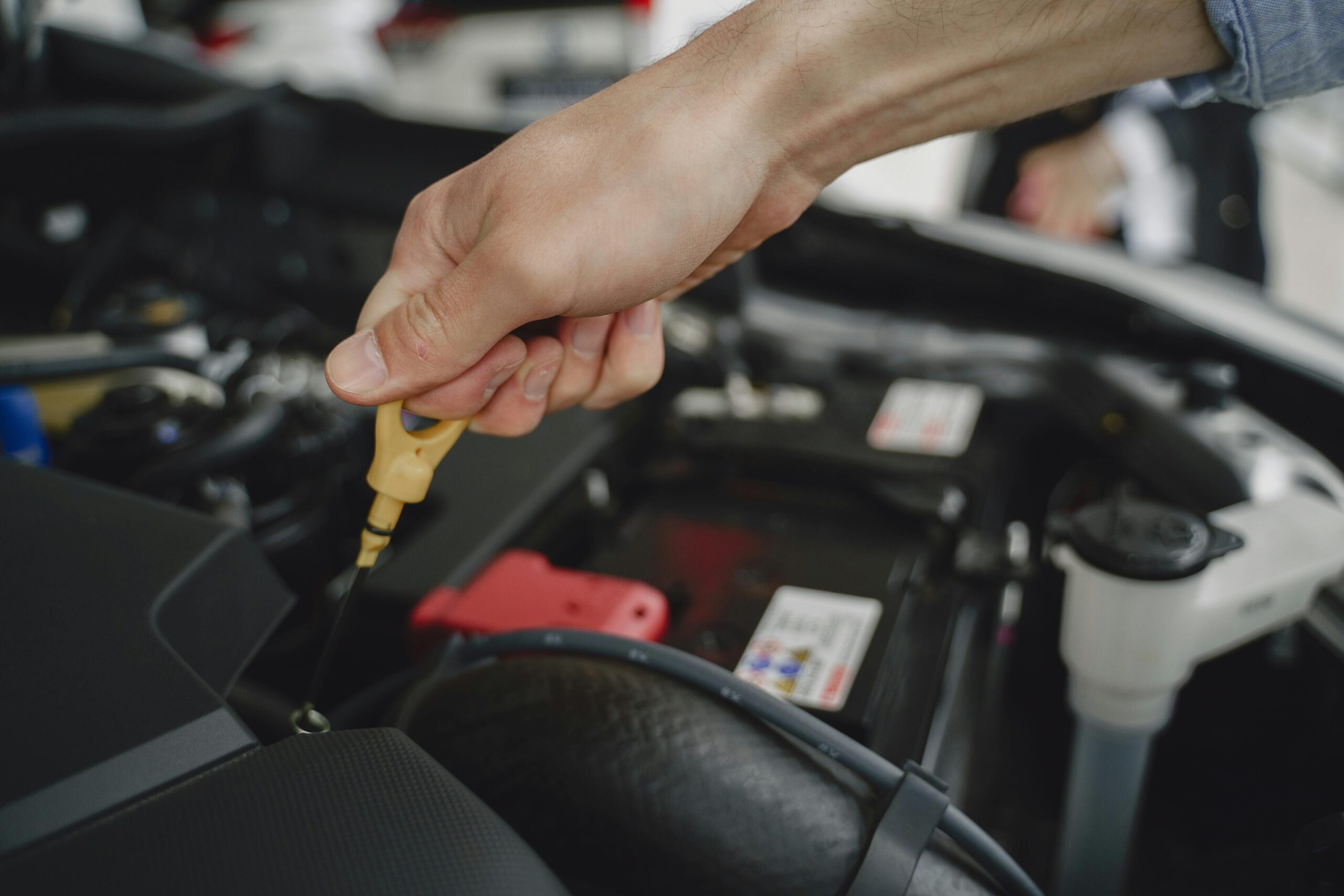 Wife Heard a Loud Knock From the Engine — The Oil Receipt Date Didn’t Add Up
