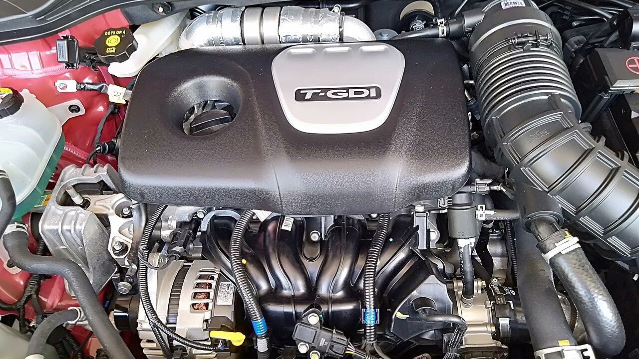 2021 Hyundai Kona 1.6 Standard black engine