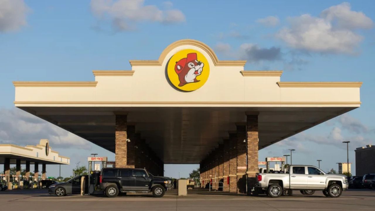 Buc-ee’s Discourages Overnight RV Parking Despite Its Massive Parking Lots