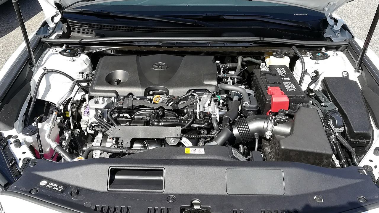 Toyota Camry XV70 2.5 Liter-Engine
