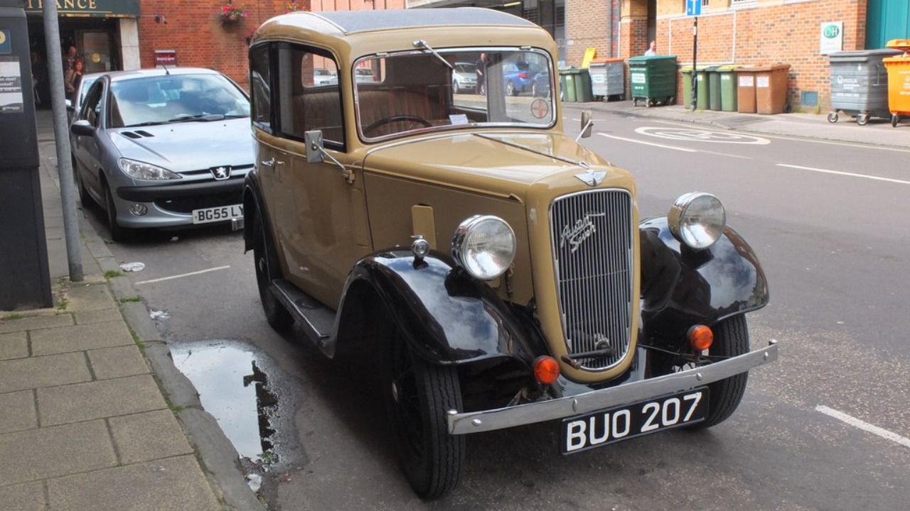 12 vehicles from the 1920s that looked toward the future