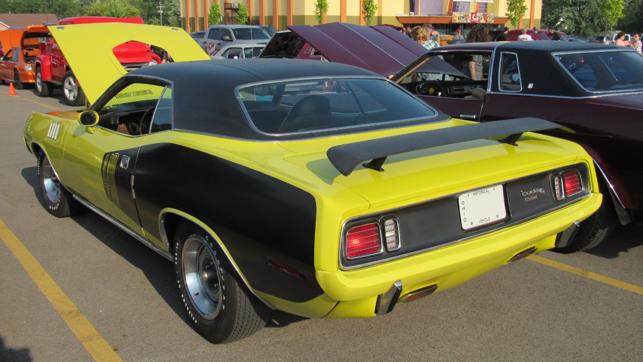 Muscle Car Owner Took His 1971 ’Cuda Through A Car Wash, Then Watched Water Pour Into The Trunk Around The Rear Glass Seal