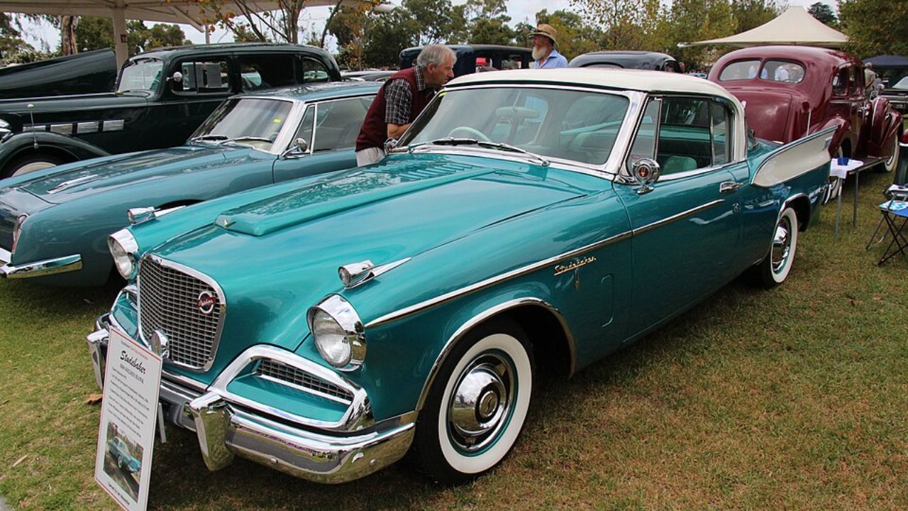 9 automobiles that made tailfins unforgettable