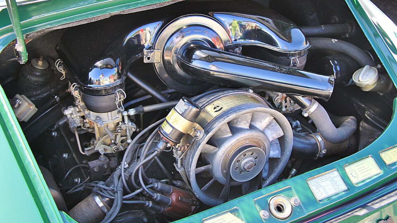 1971 Porsche 911T engine