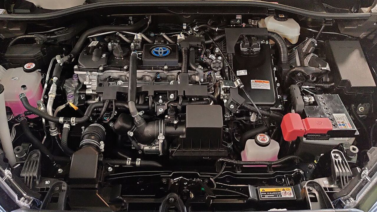 Toyota Corolla Cross 1.8 V HV engine