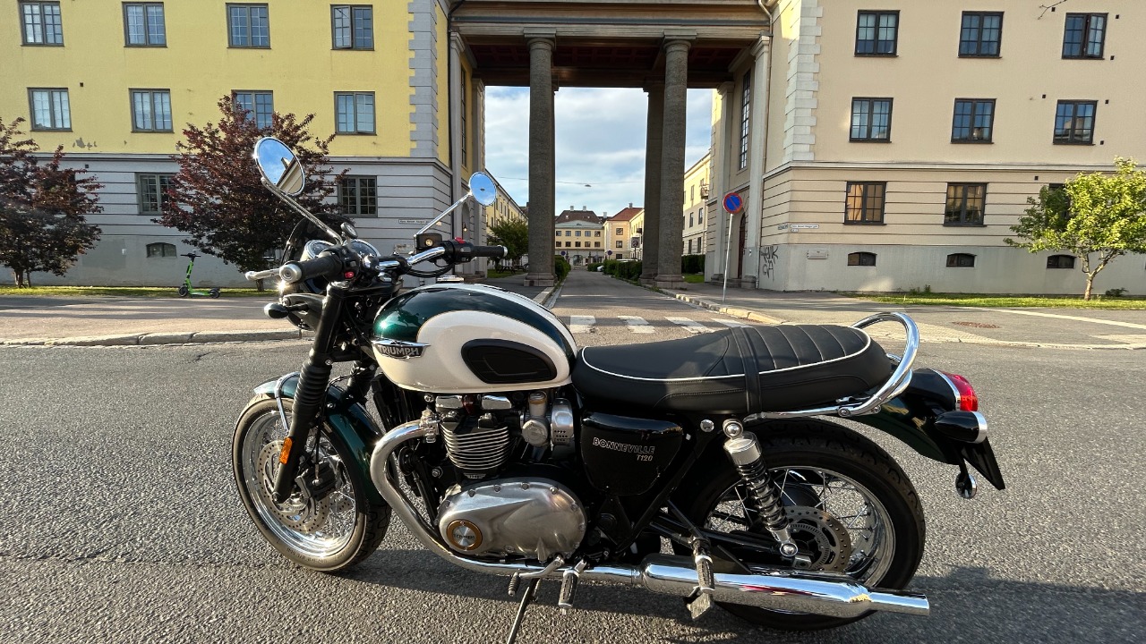 9 motorcycles that refused to become obsolete