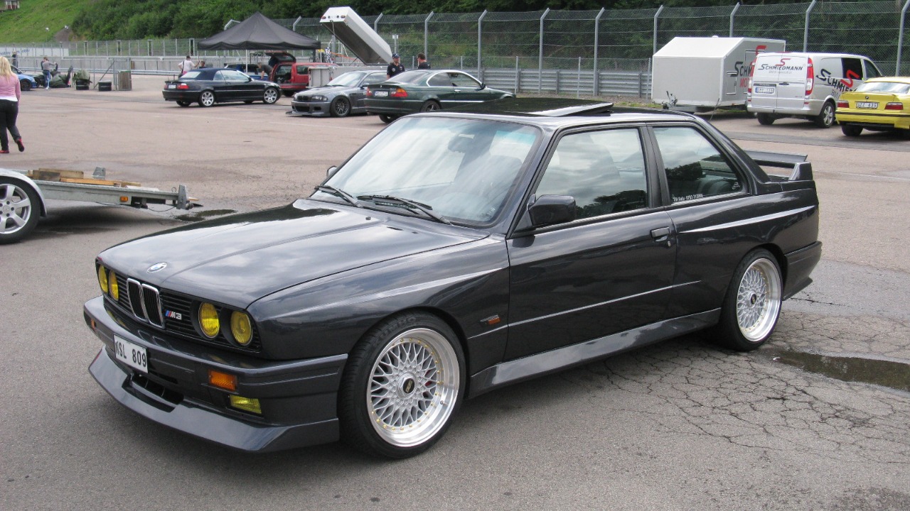10 cars that quietly earned legendary status