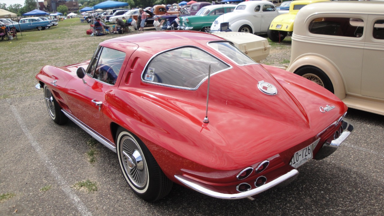The internal GM fight that shaped the 1963 Chevrolet Corvette split-window