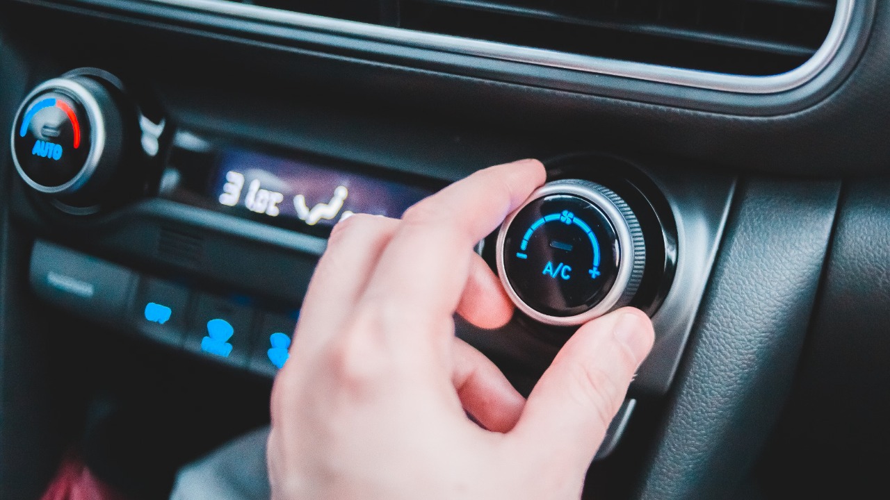How drivers stayed comfortable before air conditioning became common